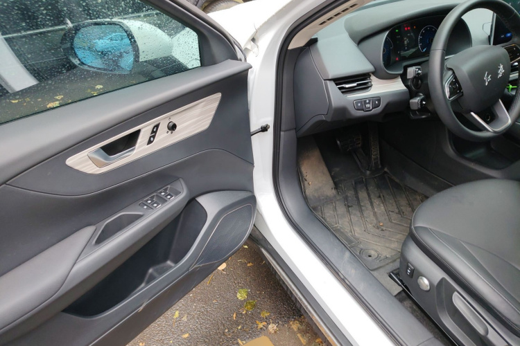 红旗E-QM5 2023款 620km PLUS中控内饰7003