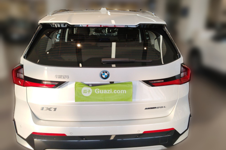 宝马iX1 2023款 eDrive25L X设计套装车身外观6
