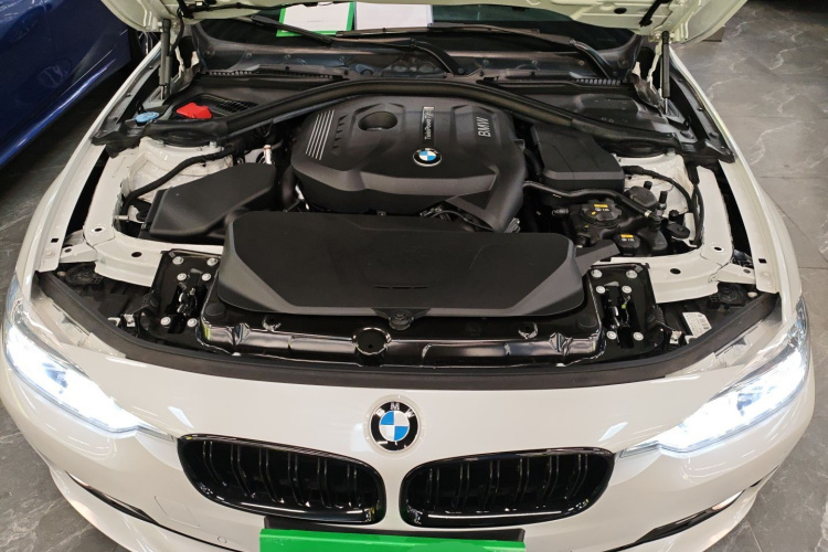 宝马3系 2019款 320Li 时尚型机舱底盘24