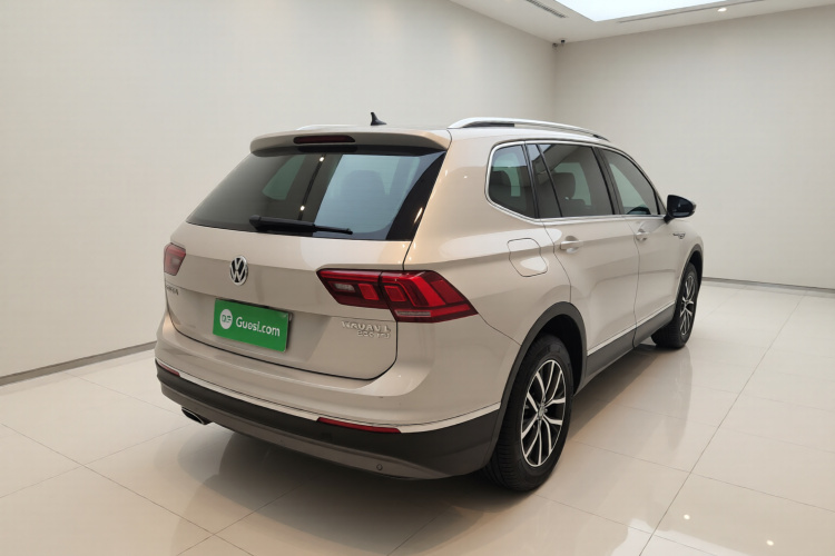 大众 途观L 2017款 330TSI 自动两驱豪华版车身外观7