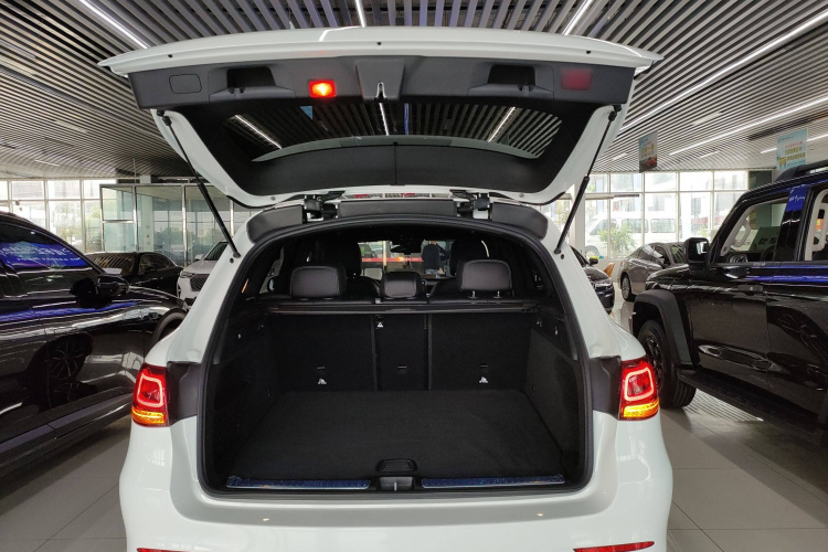 奔驰GLC 2021款 GLC 300 L 4MATIC 动感型机舱底盘23