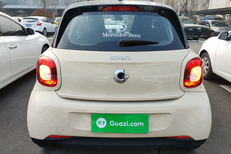 smart forfour 2016款 1.0L 52千瓦灵动版车身外观6
