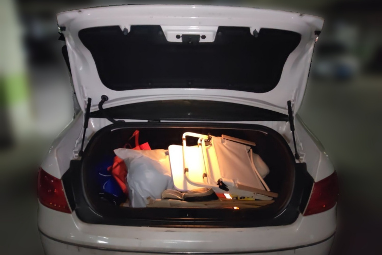 标致408 2013款 2.0L 自动舒适版中控内饰23