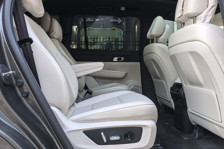 理想汽车 理想ONE 2021款 增程6座版中控内饰7005