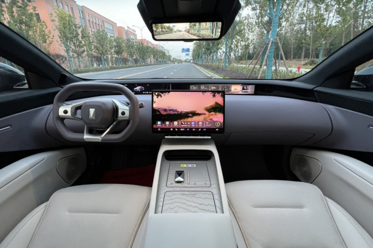 阿维塔12 2025款 Ultra增程版中控内饰7005