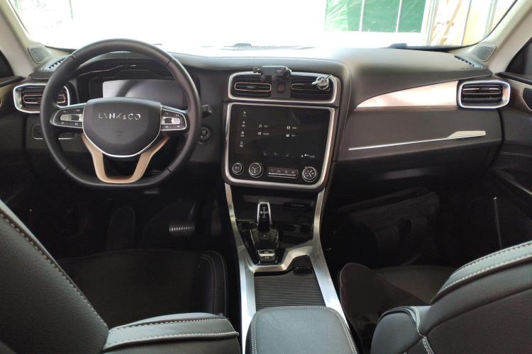 领克01 2017款 2.0T 两驱型Pro版中控内饰7002