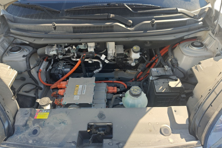 五菱汽车 五菱缤果 2024款 333km 悦享款机舱底盘24