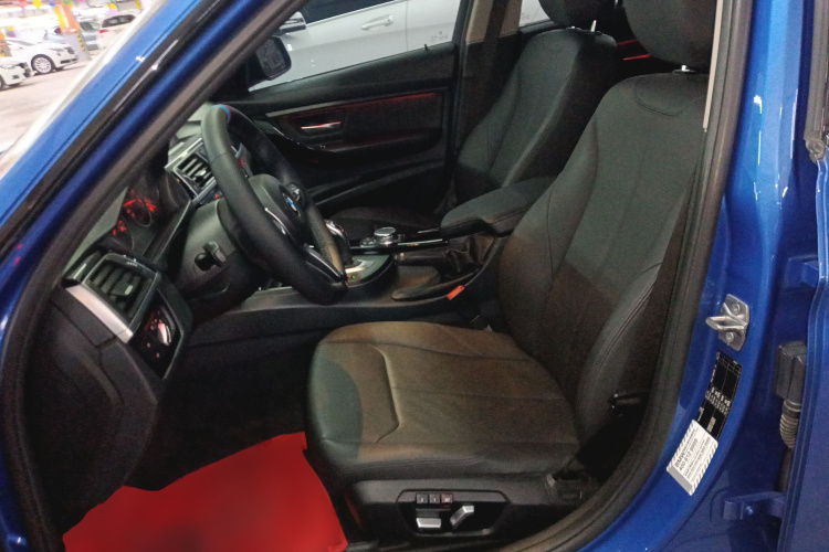 宝马3系 2017款 320Li M运动型局部细节19