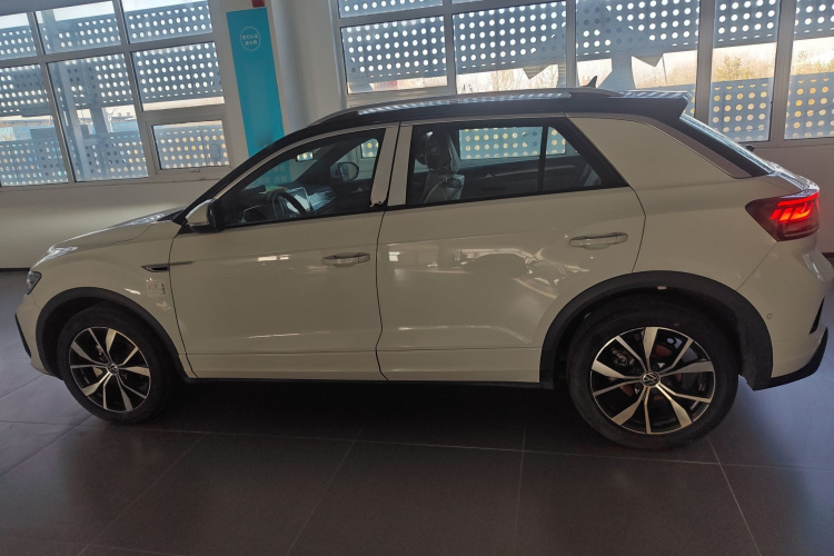 大众 T-ROC探歌 2025款 改款二 300TSI DSG两驱星光版车身外观4