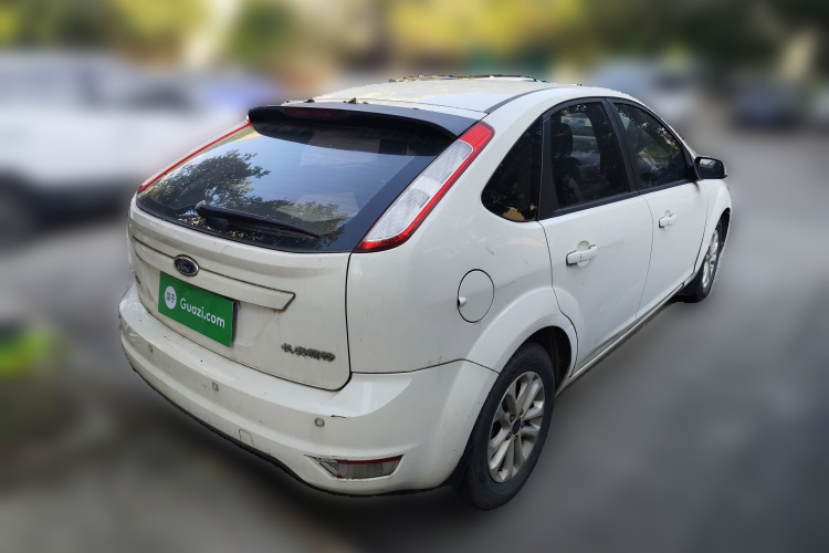 福特 福克斯 2013款 两厢经典 1.8L 自动基本型车身外观7