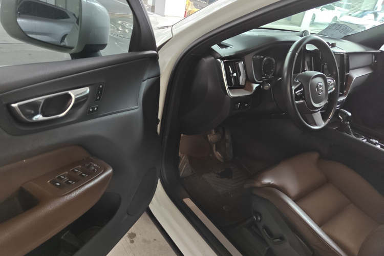 沃尔沃XC60 2021款 T5 四驱智远豪华版中控内饰7003