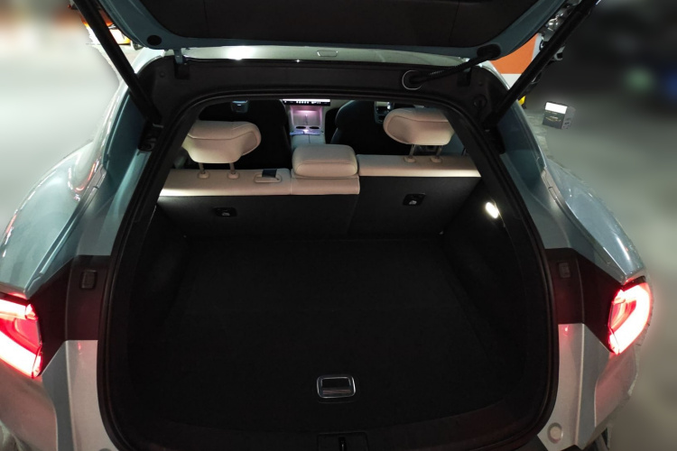 小米汽车 小米YU7 2025款 超长续航高性能四驱Max版中控内饰23