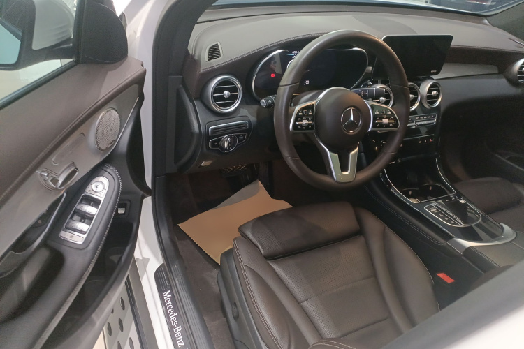 奔驰GLC 2021款 GLC 260 L 4MATIC 动感型中控内饰20