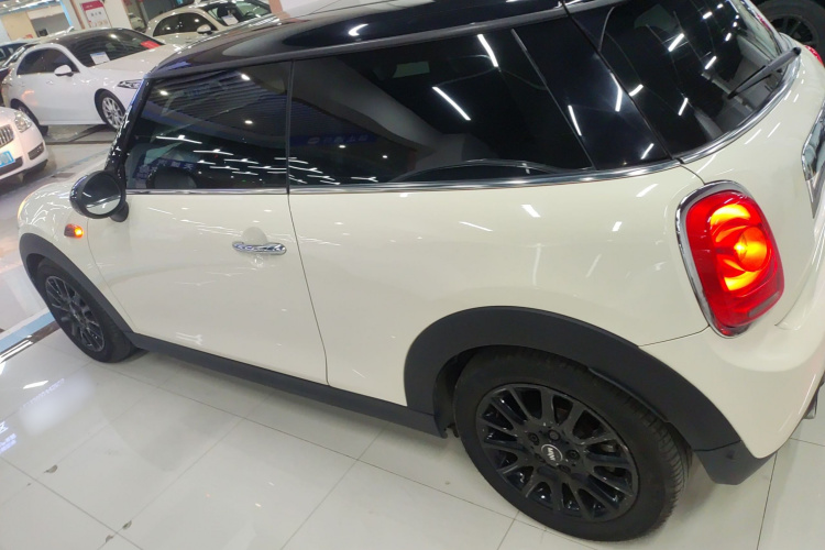 MINI 2018款 1.5T ONE PLUS车身外观4