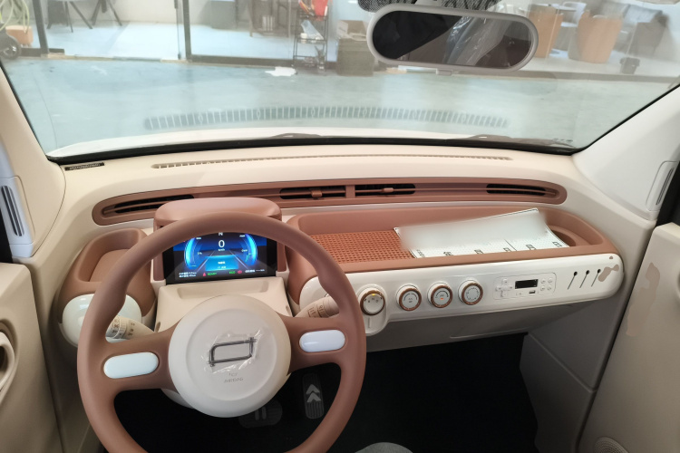 奔腾小马 2026款 222km 伶俐马中控内饰12