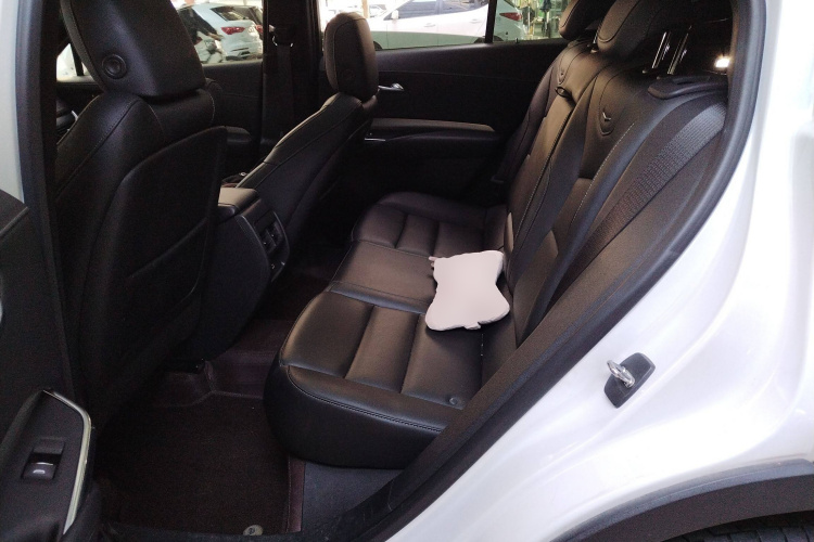 凯迪拉克XT4 2021款 28T 两驱豪华型中控内饰21