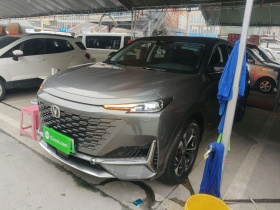 长安UNI-K 智电iDD 2022款 蓝鲸iDD 130km 1.5T 卓越型