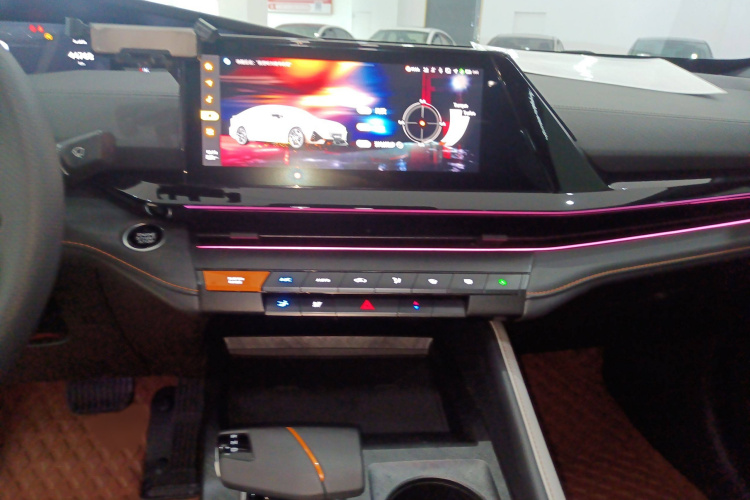 长安UNI-V 2023款 1.5T 尊贵型局部细节16