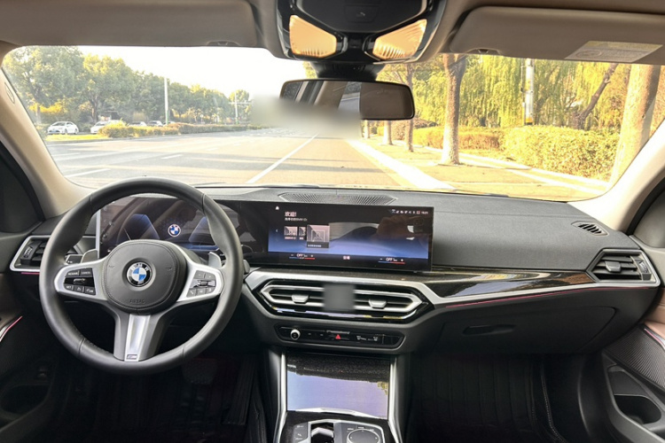 宝马3系 2023款 325Li xDrive M运动套装中控内饰7006