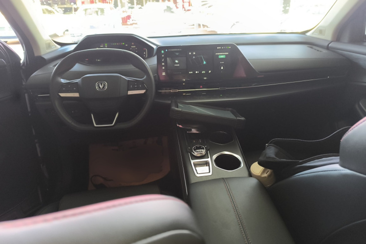 长安CS55PLUS 2022款 第二代 1.5T DCT尊贵型中控内饰12