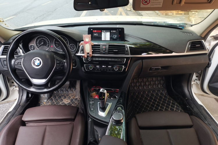 宝马3系 2019款 320Li 时尚型中控内饰12