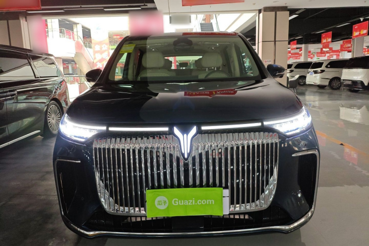 岚图汽车 岚图梦想家 2025款 EV 四驱旗舰鲲鹏版车身外观2