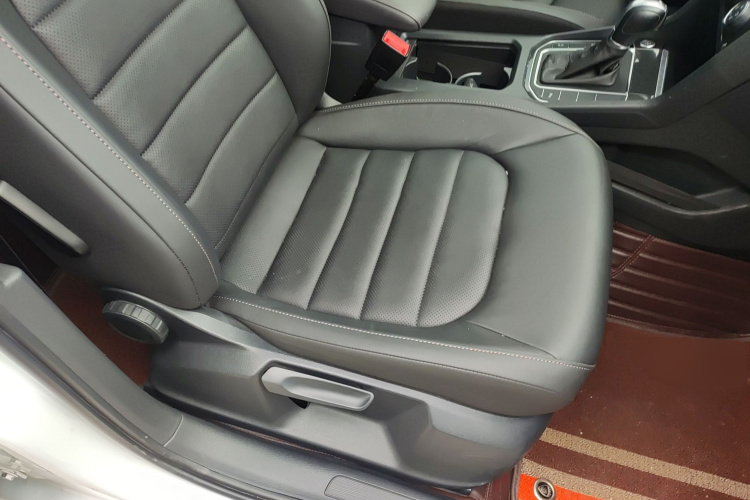 大众 高尔夫·嘉旅 2016款 280TSI 自动豪华型局部细节41