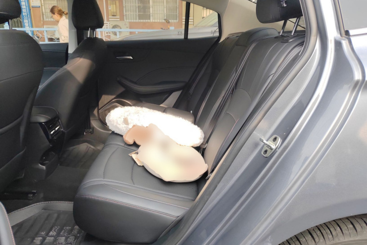 荣威i5 2024款 1.5L CVT尊荣版中控内饰7004