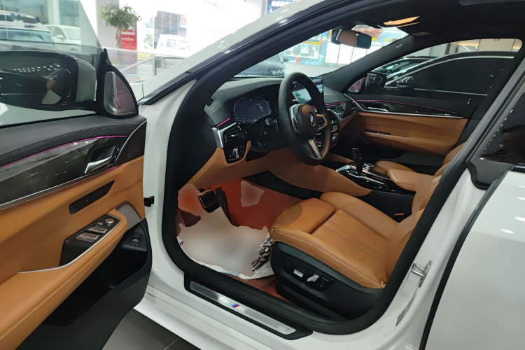 宝马6系GT 2021款 改款 630i M运动套装中控内饰7003