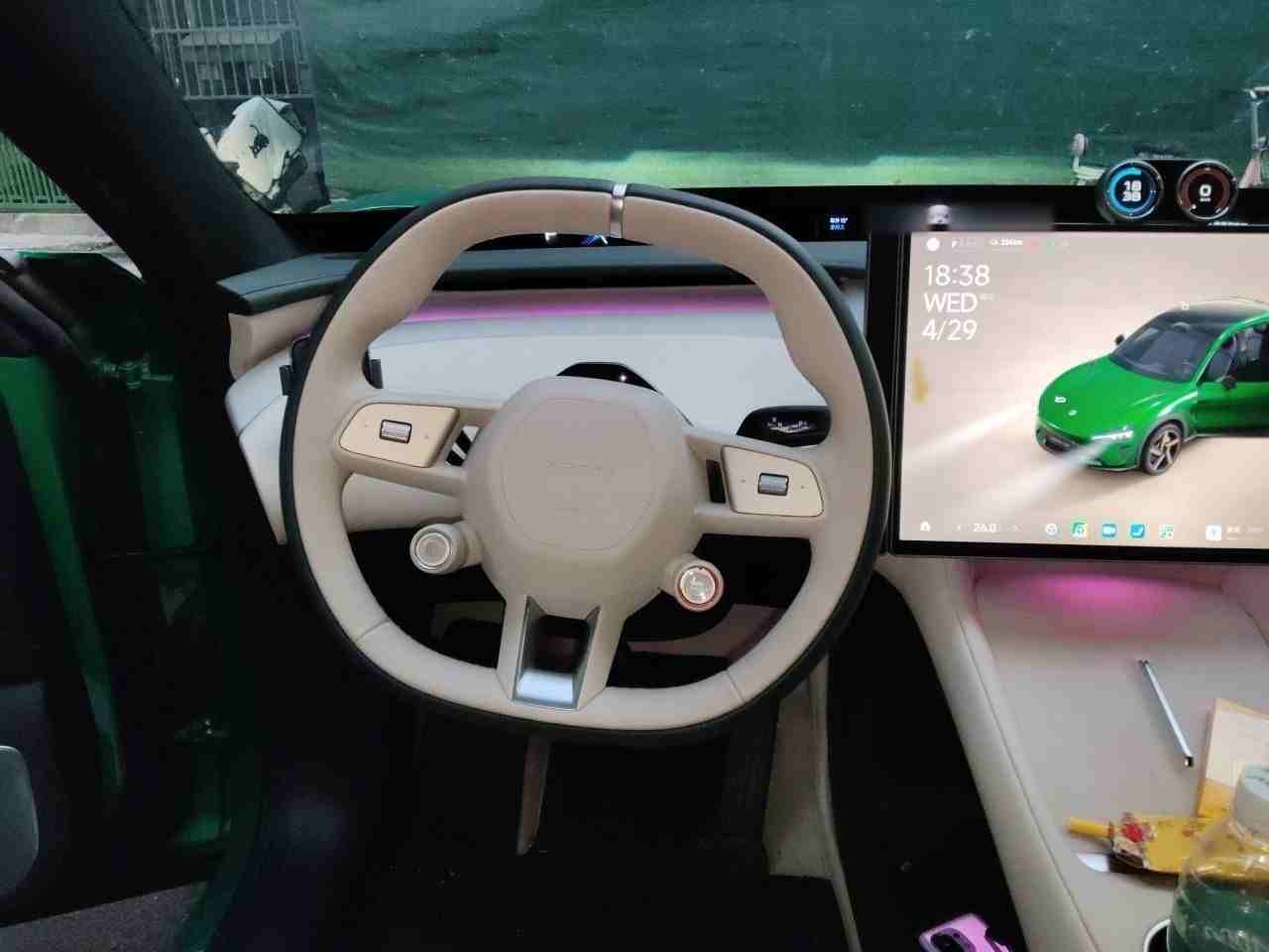 小米YU7方向盘及内饰概览