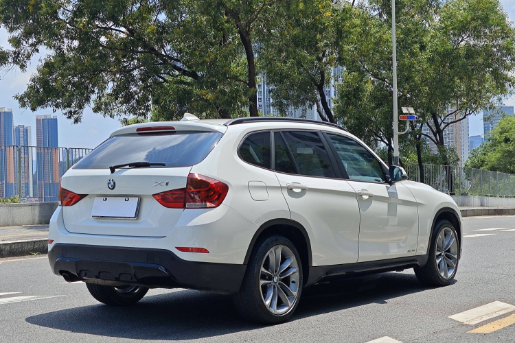 宝马X1 2013款 sDrive18i 运动设计套装车身外观6008