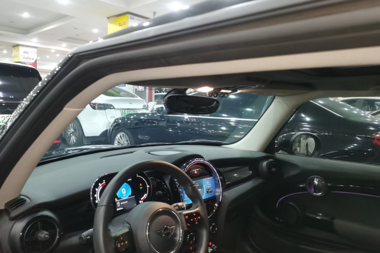 MINI 2023款 改款 1.5T COOPER 艺术家局部细节22