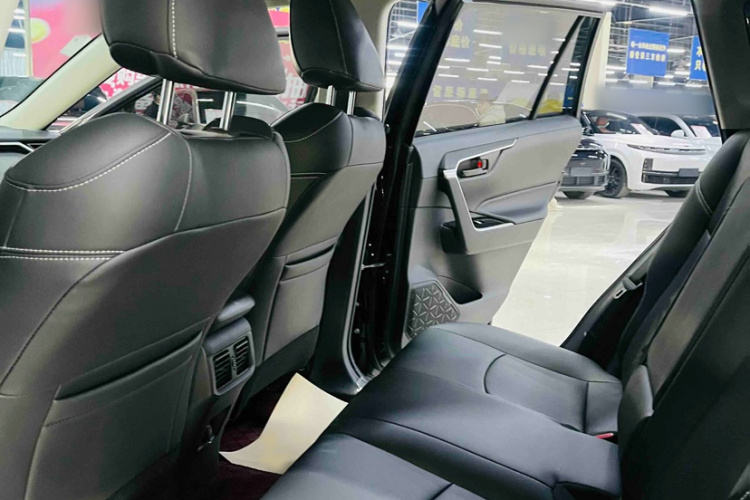 丰田 RAV4荣放 2024款 2.0L CVT两驱都市版中控内饰7002