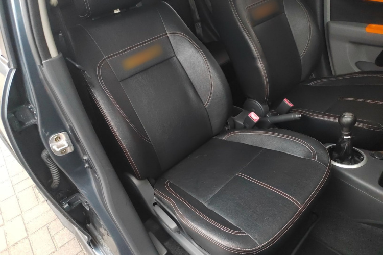 铃木 雨燕 2016款 1.5L 手动时尚型酷玩版局部细节41