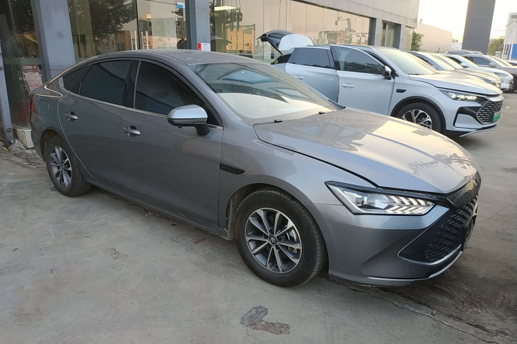 比亚迪 秦PLUS 2024款 荣耀版 DM-i 55KM领先型车身外观3