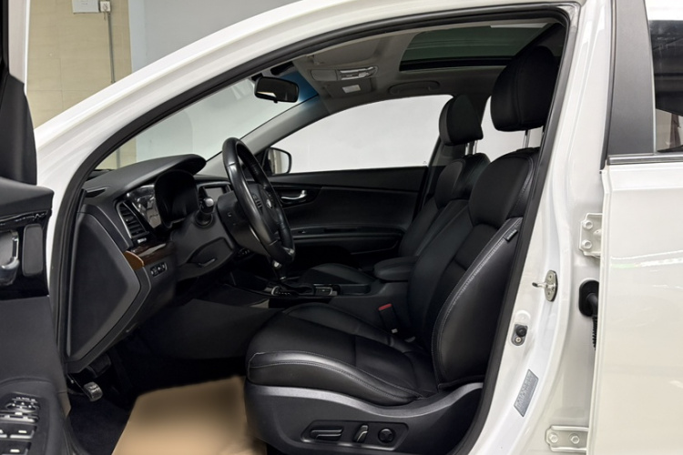 起亚K4 2014款 1.8L 自动DLX中控内饰7004