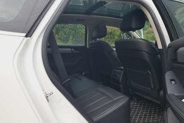 比亚迪 唐 2018款 2.0T 自动智联尊荣型 7座 国V中控内饰7005