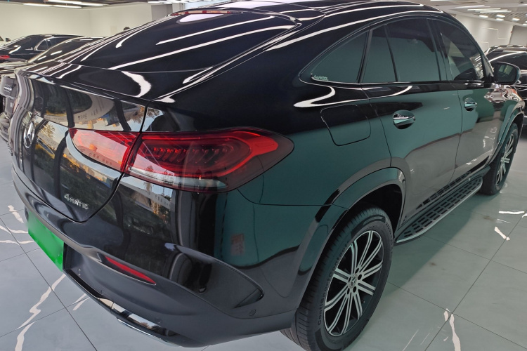 奔驰GLE 2023款 GLE 350 4MATIC 轿跑SUV 豪华型车身外观7