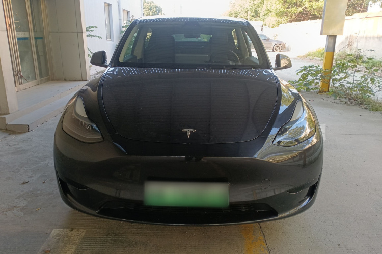 特斯拉 Model Y 2024款 后轮驱动版车身外观2