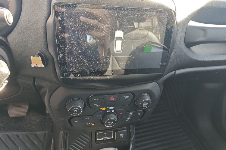 Jeep 自由侠 2019款 220T 自动领先版局部细节16