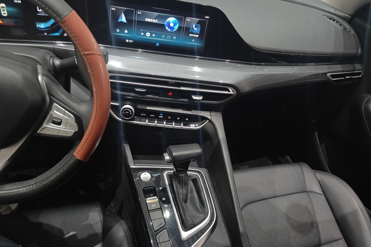 长安 逸动 2020款 PLUS 1.6L GDI 自动豪华型中控内饰12