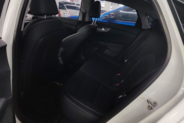 起亚K3 2024款 1.5L CVT舒适优享版中控内饰7004