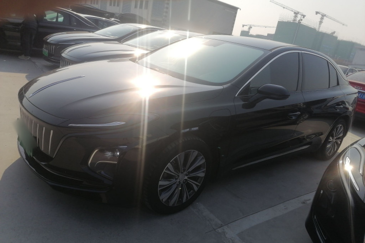 红旗E-QM5 2022款 431km 充电乐享版车身外观6003