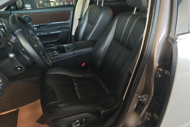 捷豹XJ 2016款 XJL 3.0 SC 两驱典雅商务版局部细节19