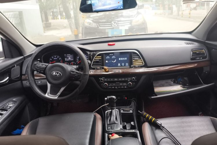 起亚K4 2017款 1.8L 自动GLS Special中控内饰7002