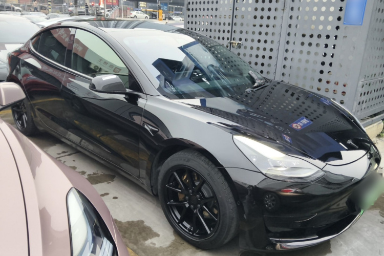 特斯拉 Model 3 2021款 标准续航后驱升级版车身外观3