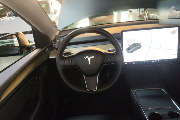 特斯拉 Model Y 2021款 长续航全轮驱动版 3D7局部细节13