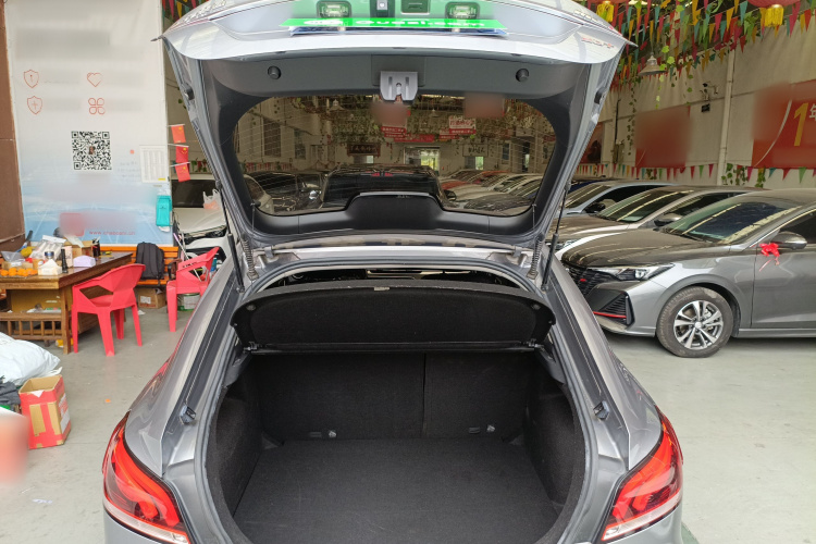 名爵 MG6 2019款 20T 自动星辉版机舱底盘23