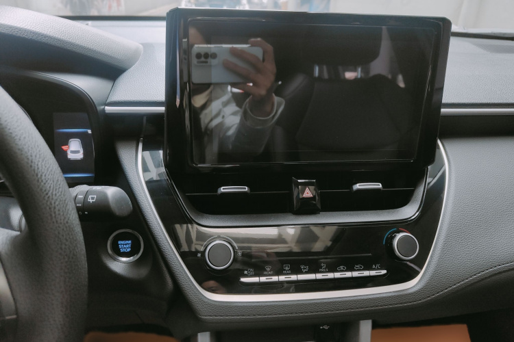 丰田 卡罗拉锐放 2022款 2.0L 豪华版车身外观6009