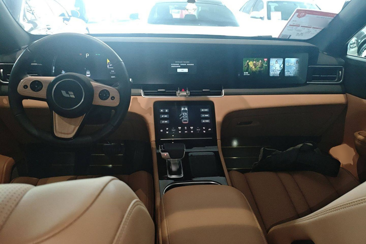 理想汽车 理想ONE 2020款 增程6座版中控内饰7002